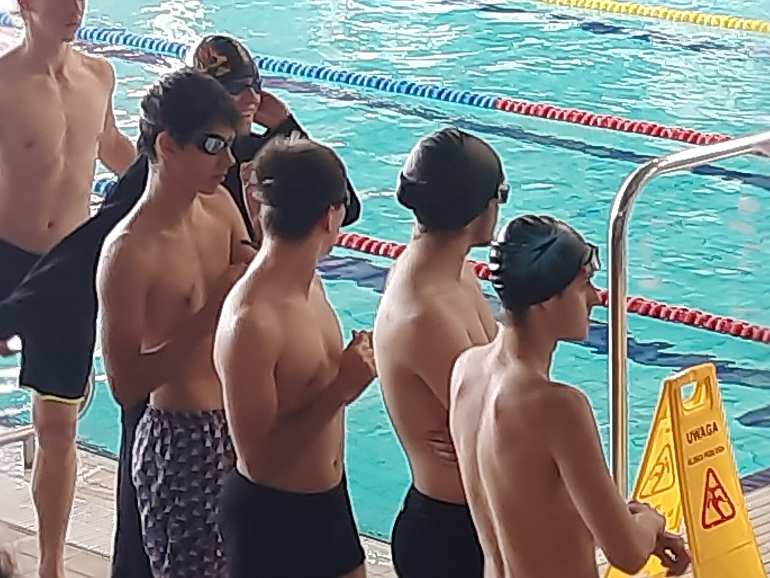 Na basenie - I Mistrzostwa Olsztyna Amatorów w pływaniu