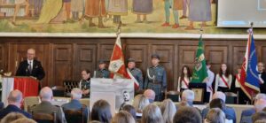 Uroczystość upamiętniająca rocznicę śmierci zapomnianego Ojca Niepodległości gen. Kazimierza Sosnkowskiego. W auli Urzędu Miasta.